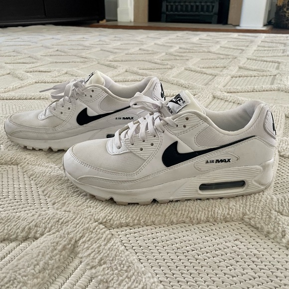 Nike Air Max 90s - Picture 7 of 9